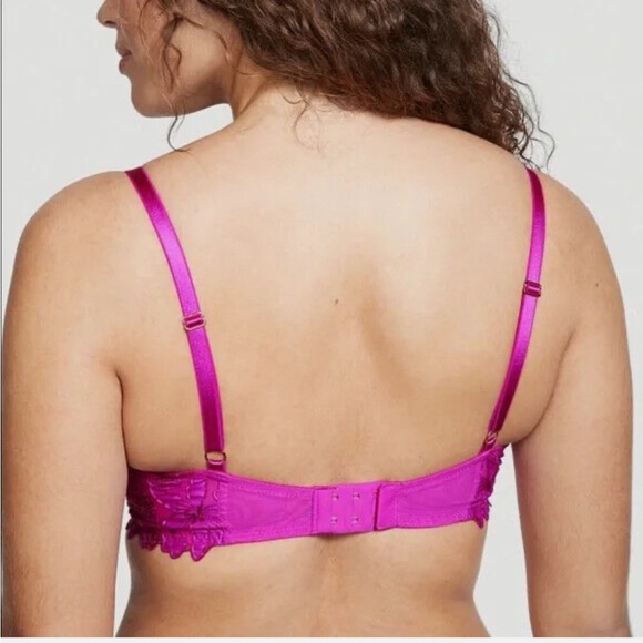 VICTORIA SECRET 🤫 BRA - Picture 2 of 8